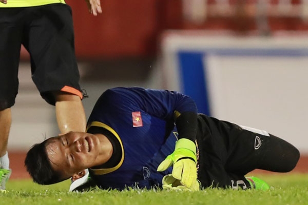 Thêm một ngôi sao của U20 Việt Nam dính chấn thương