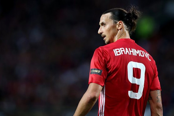 Những hành động 'đậm chất Ibra' khi vô địch Europa League