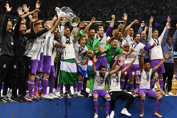 Bỏ về không ăn mừng và phớt lờ Zidane, sao Real quyết tới MU