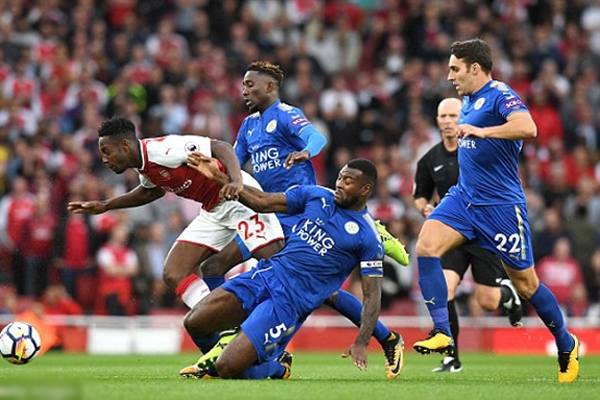 Arsenal đả bại Leicester bằng kịch bản không tưởng