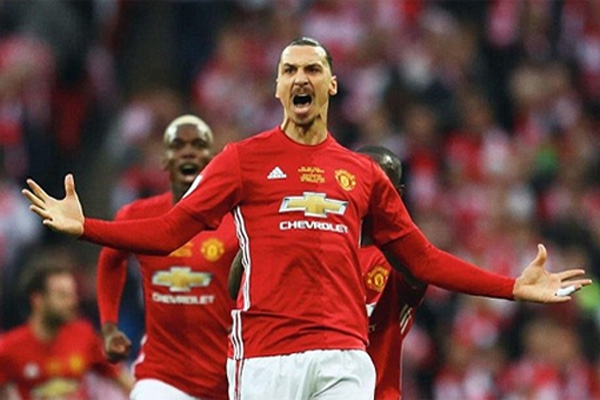 CHÍNH THỨC: Ibrahimovic trở lại MU, khoác số áo mới