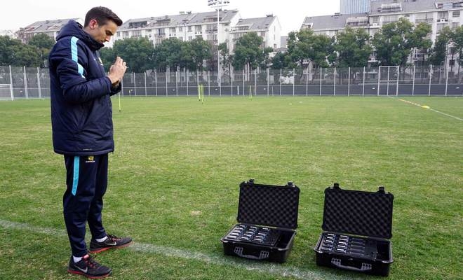 Quyết đấu Việt Nam, U23 Úc vác 2 vali ‘hàng nóng’ ra tập