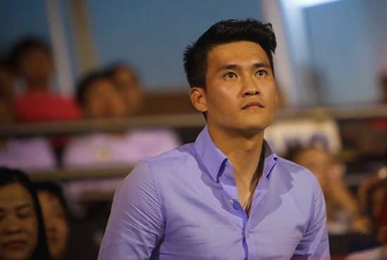 Công Vinh vào phòng thay đồ, tuyên bố 'tự hào' dù CLB TP.HCM thua trận