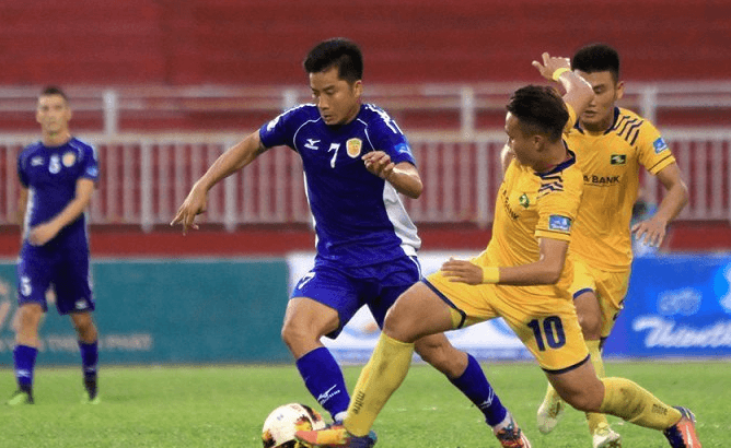 Sao U23 VN tỏa sáng, SLNA đả bại dàn sao của Công Vinh