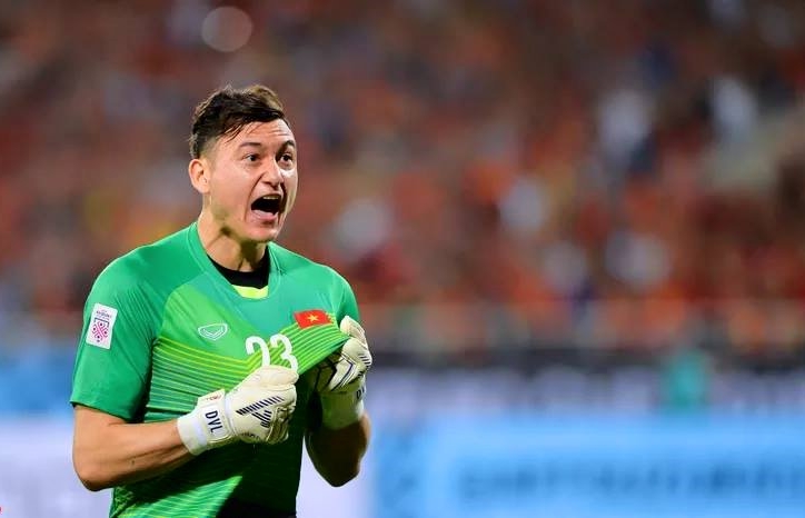 CĐV Thái nghi ngờ, người Indonesia ngỡ ngàng với thương vụ Văn Lâm