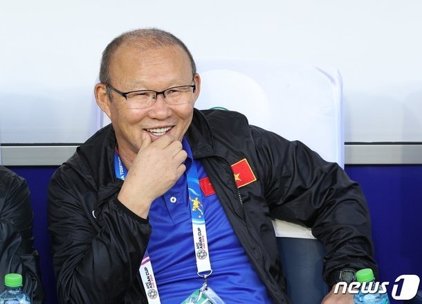 HLV Park Hang-seo: 'ĐTVN sẽ tìm ra khe hở của hàng phòng ngự Nhật Bản'