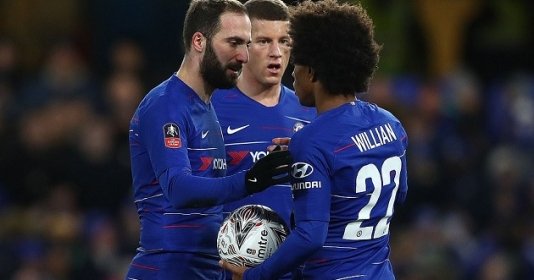 Higuain ra mắt, Chelsea dễ dàng thắng đậm đối thủ hạng dưới