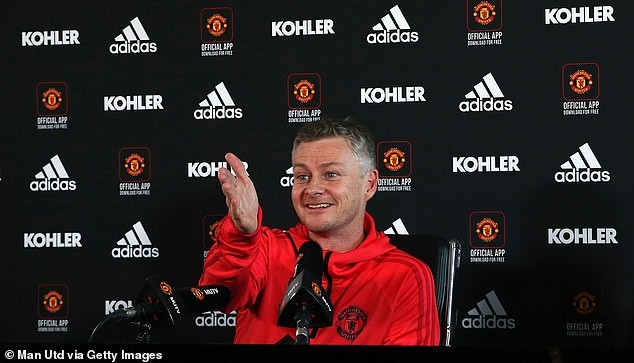 HLV Solskjaer vô tình tiết lộ sẽ ở lại MU sau mùa này?