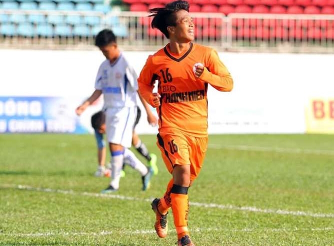 HLV Graechen khen cầu thủ U19 SHB ĐN 'như Công Phượng'