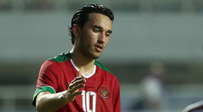 CĐV Indonesia 'tấn công' trang FIFA vì cấm trụ cột đội U22