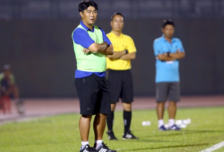 HLV đầu tiên của V-League 2019 bị mất việc