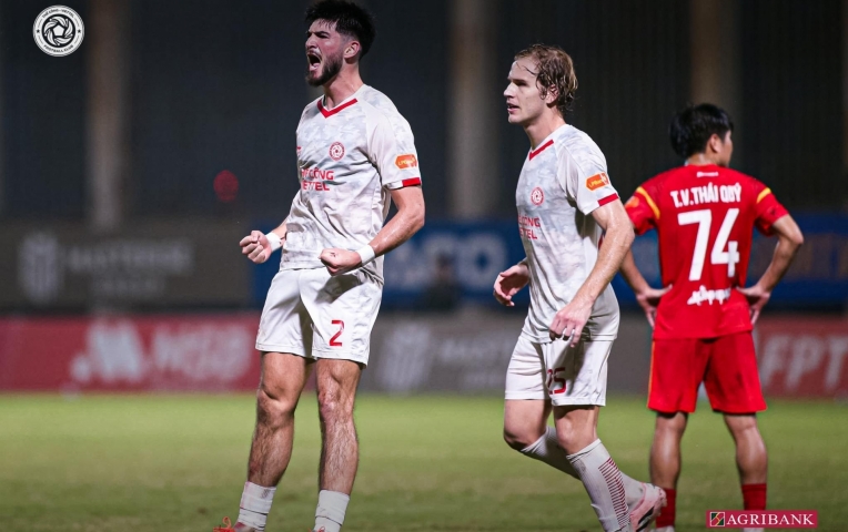 Trung vệ Việt kiều hay bậc nhất thiết lập cột mốc đáng nhớ tại Việt Nam