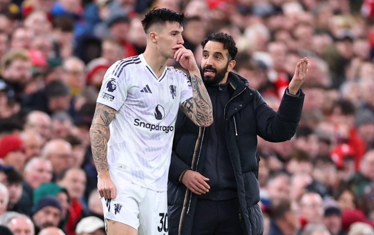 Ruben Amorim thừa nhận Benjamin Sesko đang 'vật lộn' tại MU