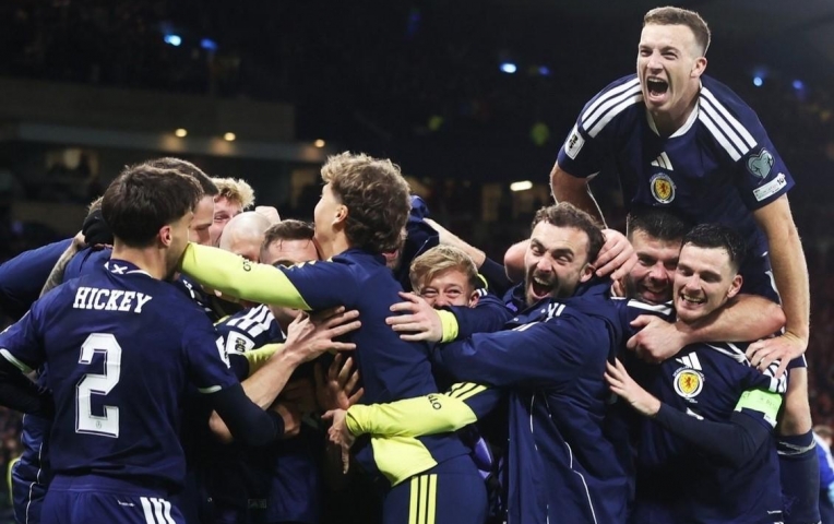 Ngôi sao hàng đầu không được ăn mừng dù đội nhà vừa giành vé đi World Cup