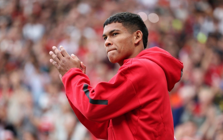 Vừa cập bến, 1 tân binh đã phải 'tháo chạy' khỏi MU