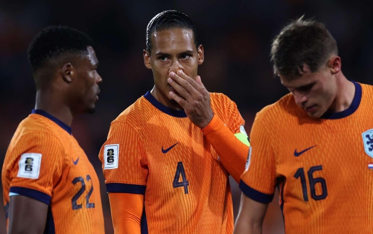 Van Dijk lên tiếng 'chỉ trích' đồng đội sau chiến thắng nhọc nhằn