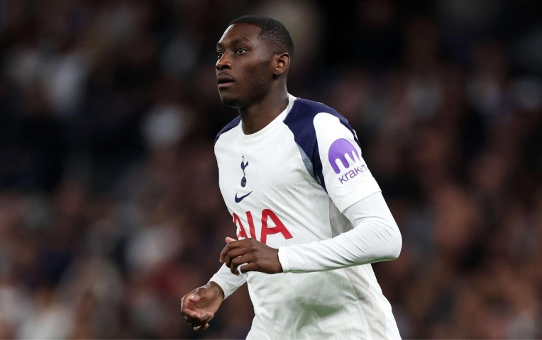 Ngôi sao tuyển Pháp bị gãy xương vì Maguire