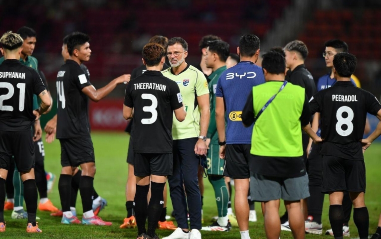 Theerathon nhận xét thẳng về tân HLV người Mỹ của Thái Lan