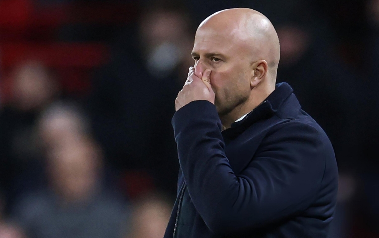 Arne Slot cay đắng thừa nhận 'ngày đen tối nhất' tại Anfield sau thảm bại