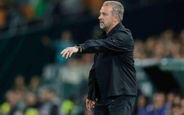 HLV Hansi Flick: 'Cậu ấy đã cứu chúng tôi thoát thua'