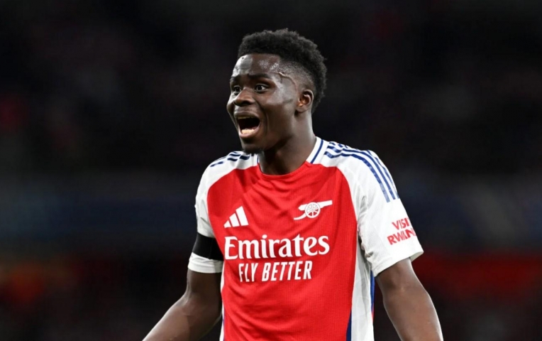 Arsenal phải bán Saka giá 20 triệu bảng vì luật mới FIFA