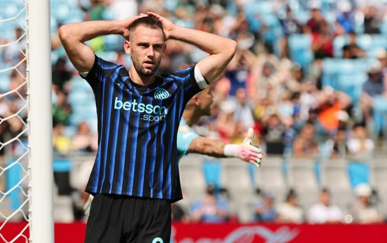 De Vrij chỉ thẳng lý do thất bại của Inter Milan trước 'gã ngựa ô'
