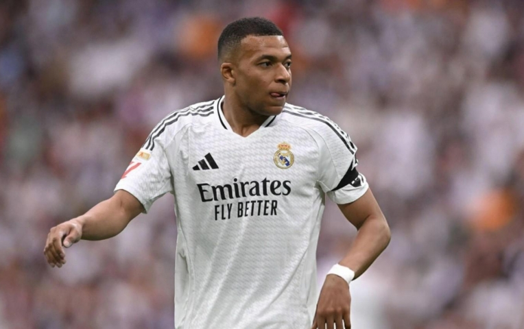 Mbappe có động thái khiến PSG sững sờ trước thềm bán kết