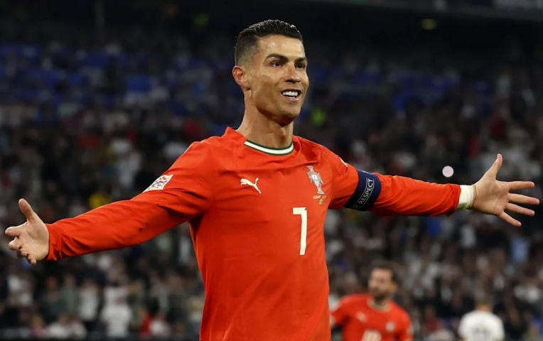 Ronaldo lập công, Bồ Đào Nha thắng kịch tính trước Hungary
