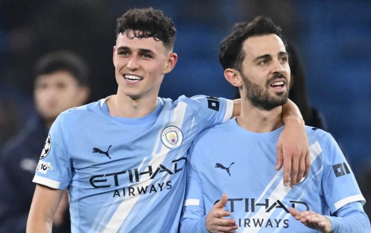 Manchester City bất ngờ dẫn đầu Ngoại hạng Anh