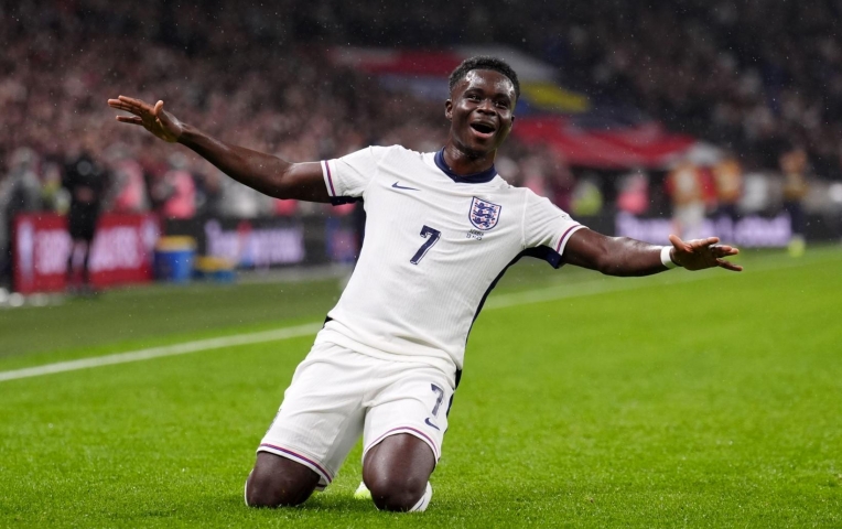 Saka nổ súng, ĐT Anh tiếp tục mạch toàn thắng tại vòng loại World Cup