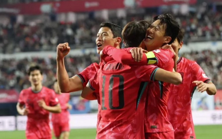 Báo Hàn bùng nổ, nức lời ca ngợi siêu phẩm đá phạt của Son Heung-min