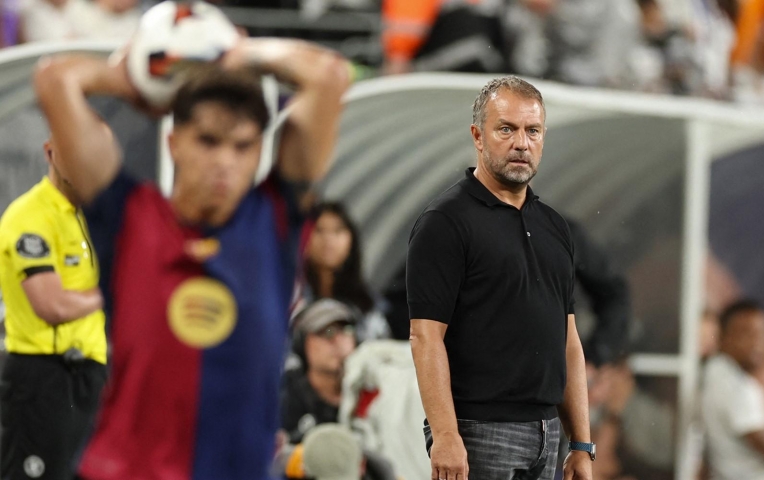 Flick ra yêu cầu khẩn, Barcelona quyết chi 80 triệu Euro để chốt siêu trung vệ