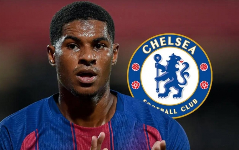 Chelsea tung siêu đề nghị cho 'tiền đạo không thể ngăn cản' của Barca