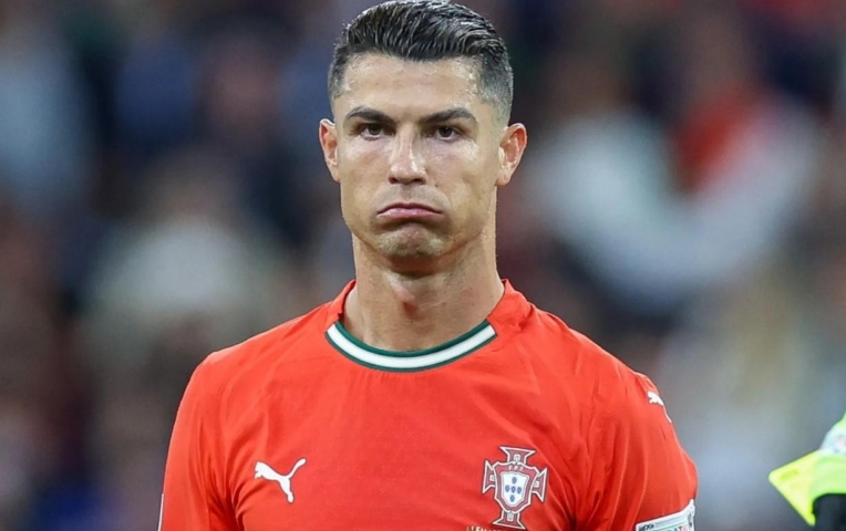Cristiano Ronaldo tụt giá kỷ lục