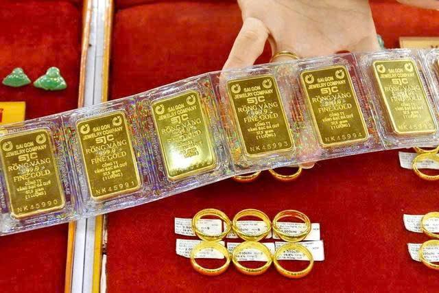 Giá vàng hôm nay tối 16/6: Vàng miếng SJC giảm sâu