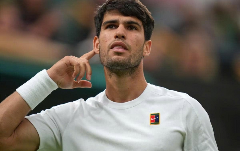 Alcaraz nói thẳng sự khác biệt tại Wimbledon 2025
