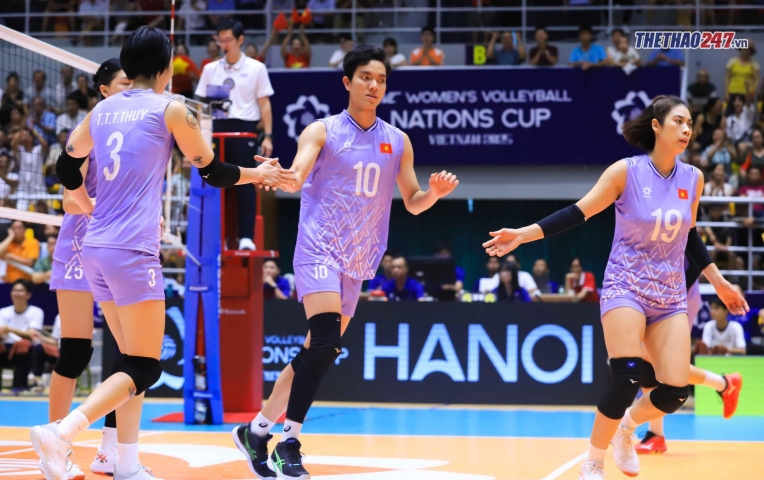 Tuyển bóng chuyền nữ Việt Nam tiếp tục tập huấn tại Vĩnh Long