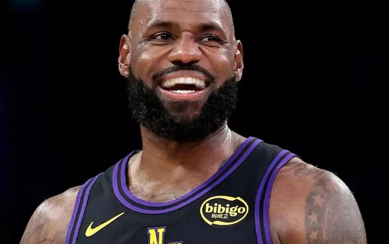 LeBron James tiếp tục phá vỡ mọi giới hạn tại NBA