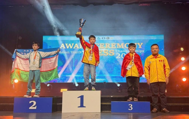 Kỳ thủ Việt Nam 10 tuổi giành HCV giải cờ vua Châu Á