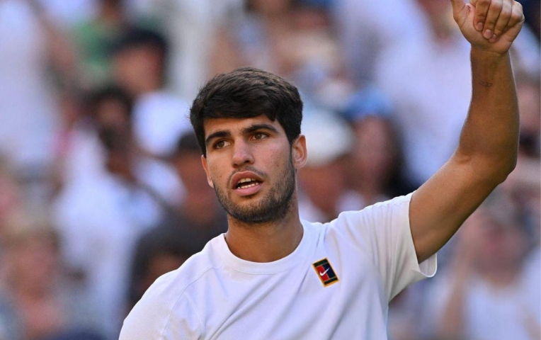 Thắng dễ tay vợt chủ nhà, Alcaraz năm thứ ba liên tiếp vào bán kết Wimbledon