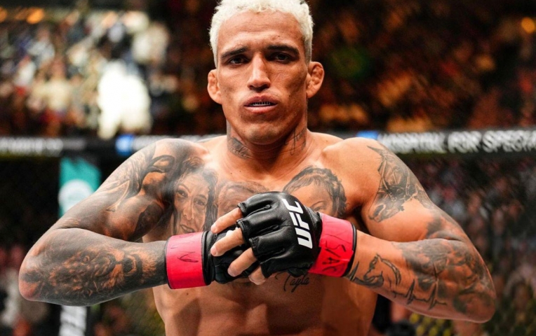 Charles Oliveira chuẩn bị trở lại võ đài sau thảm bại trước Ilia Topuria