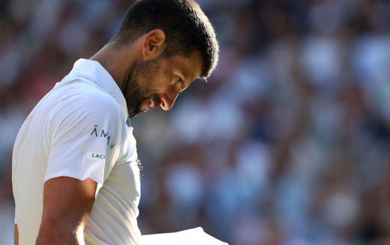 Cựu sao tennis quan ngại về Djokovic