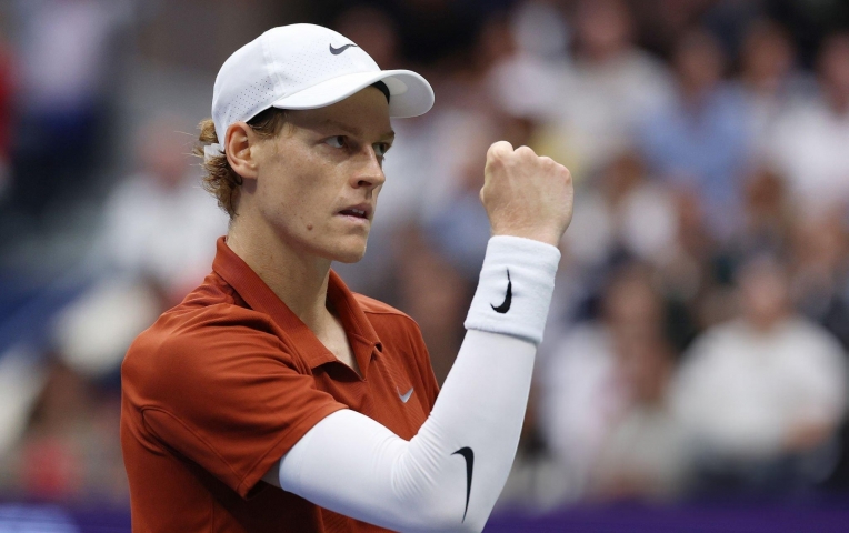 Huyền thoại tennis nghi ngờ Sinner về bê bối doping