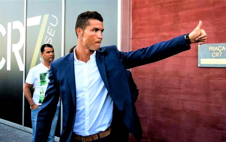 Ronaldo mới chỉ 28,9 tuổi, vẫn đá được thêm 10 năm