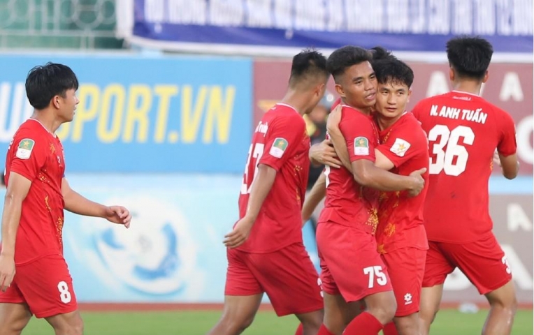 Đánh bại Khánh Hòa, PVF CAND làm nóng cuộc đua giành vé play-off thăng hạng