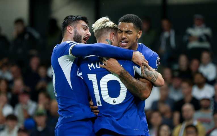 Nối gót Felix, Chelsea chia tay thêm 1 tiền đạo 'chân gỗ'