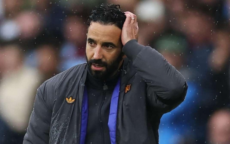 Huyền thoại MU nghỉ việc, sẵn sàng thay thế Ruben Amorim tại Old Trafford