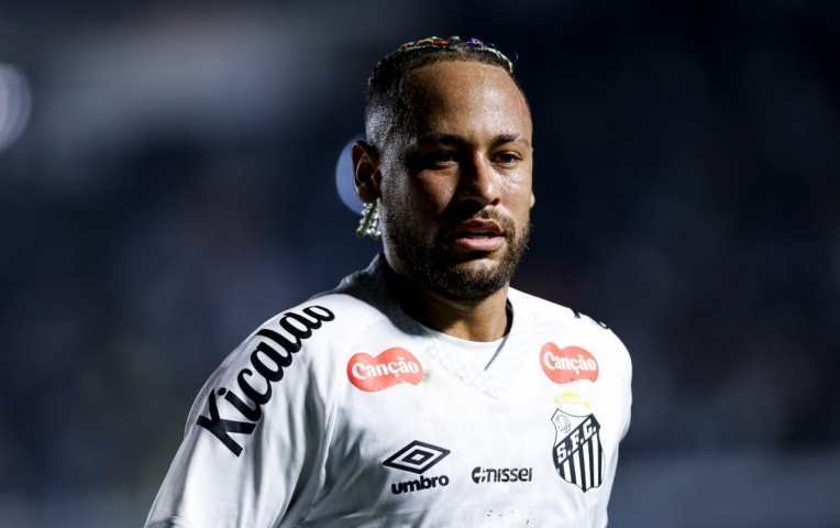 Neymar tiếp tục rơi vào 'vòng xoáy ác mộng' tại Brazil