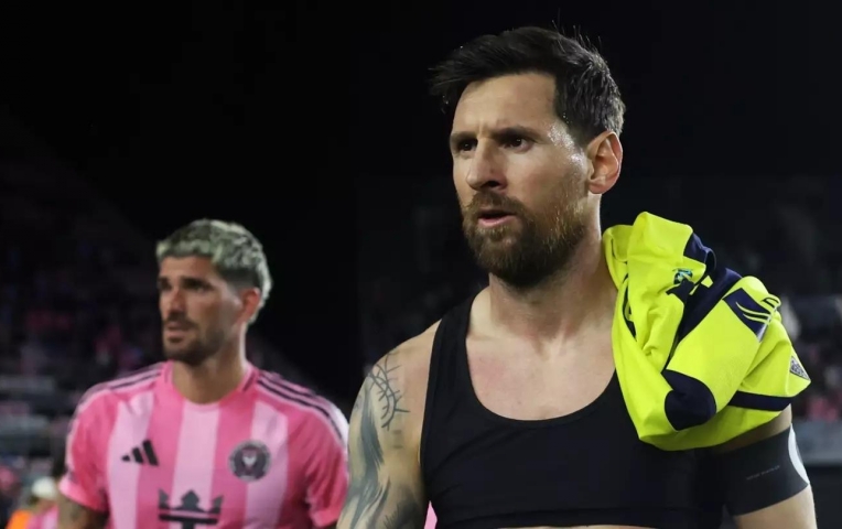 Messi bất ngờ phá vỡ quy tắc ngầm của chính mình