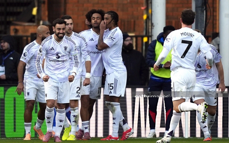 Ngược dòng ngoạn mục, MU áp sát top 4 Ngoại hạng Anh 2025/26